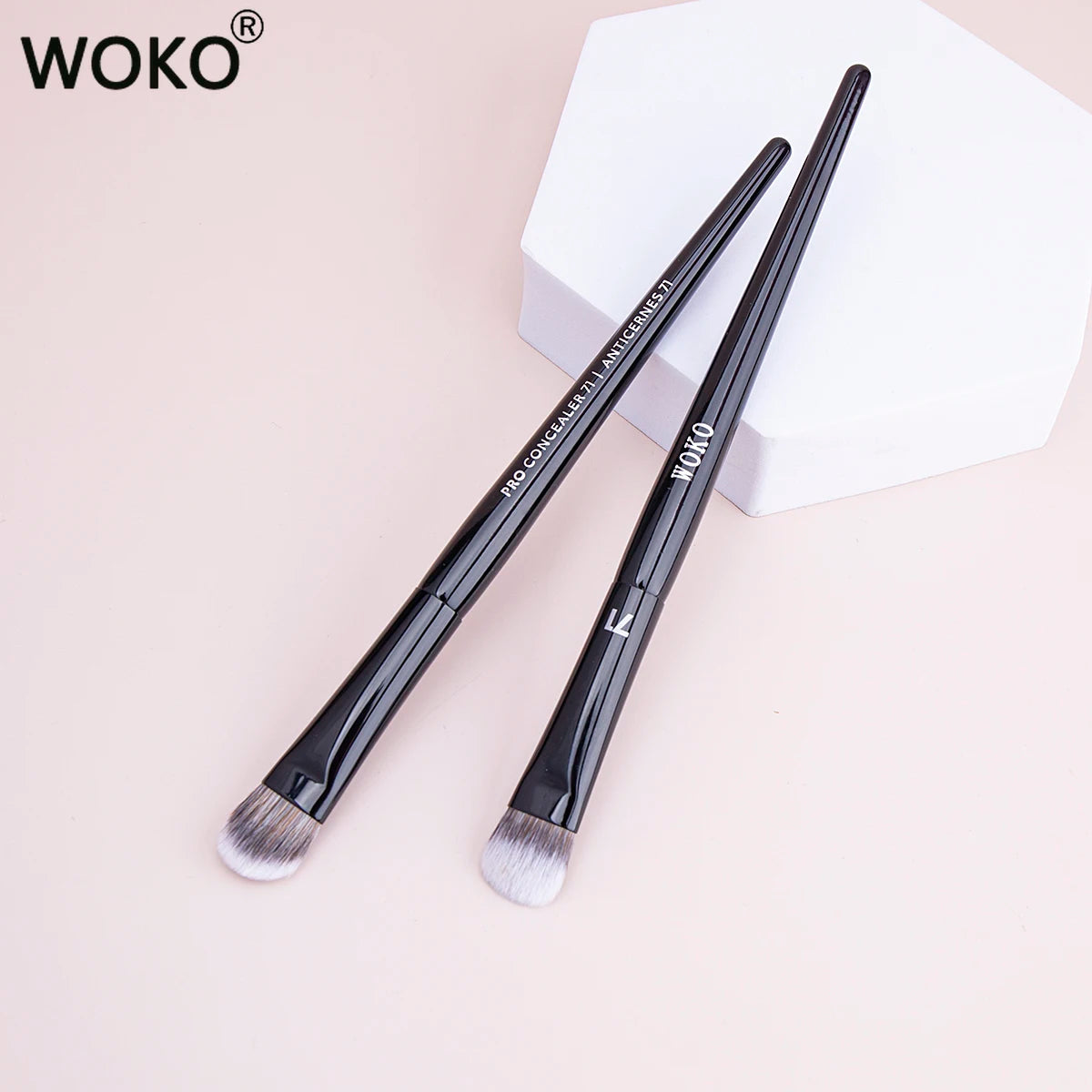 57 PRO Concealer Blending Brush Liquid Concealer Buffer Brush PRO 71 Professional Angle Shadow Cream Concealer Makeup Brush