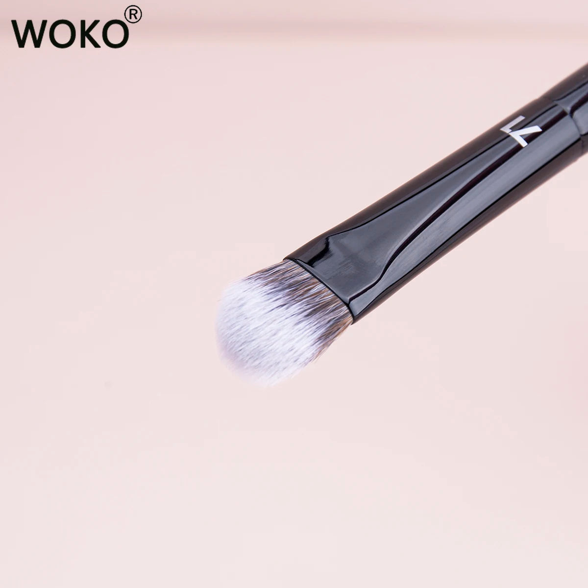 57 PRO Concealer Blending Brush Liquid Concealer Buffer Brush PRO 71 Professional Angle Shadow Cream Concealer Makeup Brush