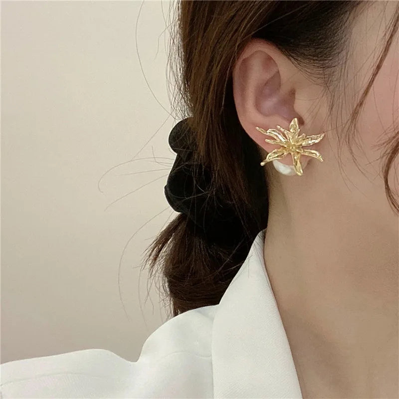 Delicate Zircon Butterfly Stud Earrings For Women Korean New Exquisite Daisy Flower Bee Earring Girl Wedding Party Sweet Jewelry